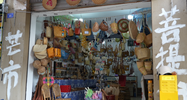 逛到不想走！被这条街“拿捏”了丨在云南样样好