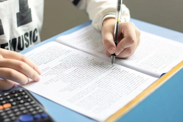 大学英语四六级考试9月15日起报名→