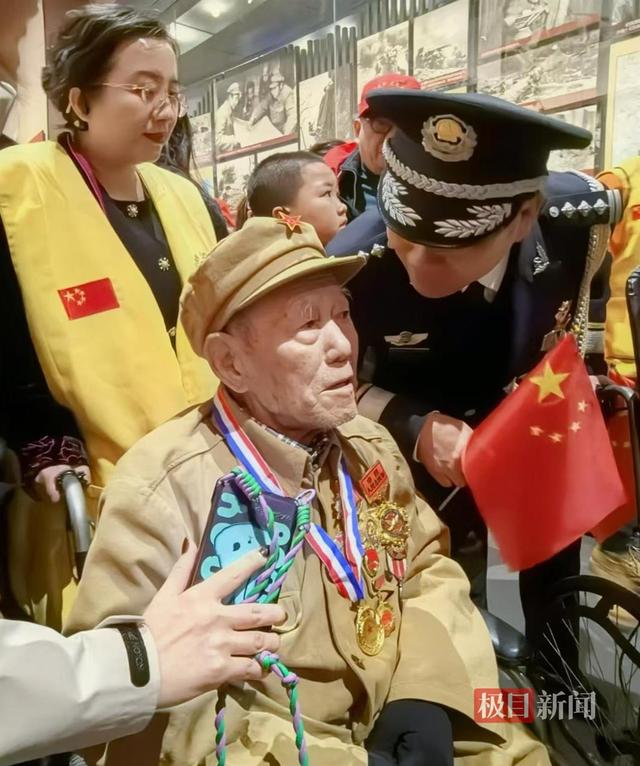 抗美援朝老兵儿子讲述父亲杀敌故事