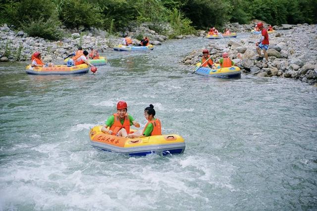 四川达州巴山大峡谷景区面向全国学生免门票