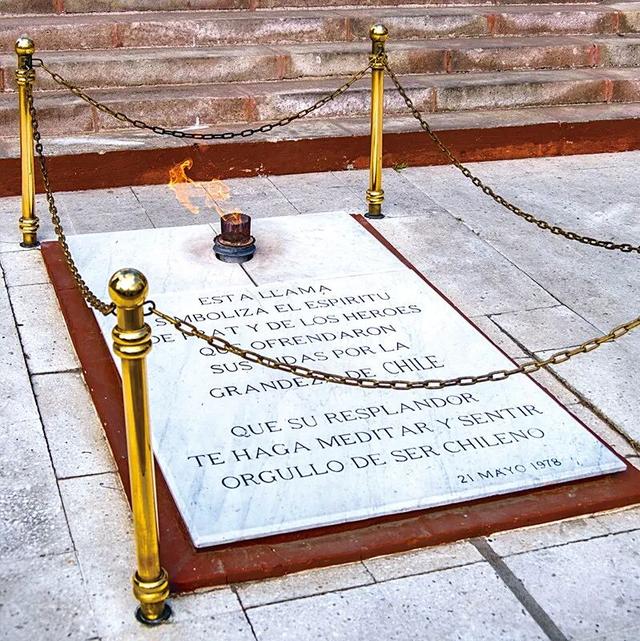 一眼沦陷！瓦尔帕莱索的涂鸦山城