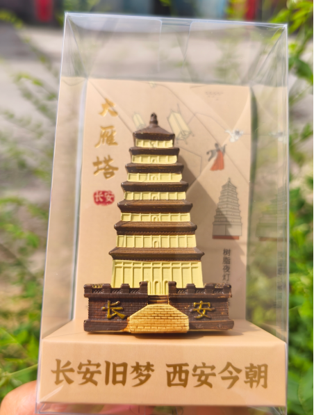 曲江文创又又又上新啦~热播联动、古迹衍生、毛绒玩偶、文物复刻，看到就让你停不下来