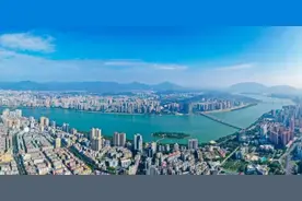 清马十年了！今年AI带你穿越图片