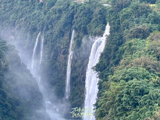 尝特色烧包谷、赏大桥落日、观峡谷瀑布，黔西南兴义桥旅新体验