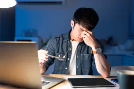 无论多早睡，第二天还是感觉身体被“掏空”？可能这惹的祸图片