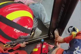 监控曝光！镇江一酒店，4岁女孩发生意外图片