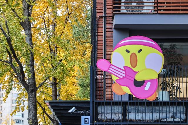 局门路百米银杏长廊热度飙升，找到这个隐藏打卡机位分分钟拍出金秋绝美大片