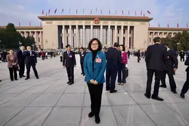 全国人大代表曹天兰：推动中国装备制造业向高端化、绿色化、智能化迈进图片