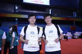 双双考入北大后，这对双胞胎又携手干了大事！图片