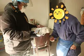 热腾腾的饭菜送上门！九亭镇打通为老助餐“最后一公里”图片