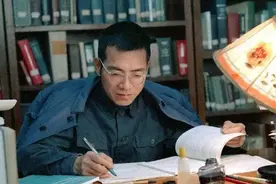 数学家陈景润获批国家杰出青年基金！被当场质疑真的陈景润吗图片