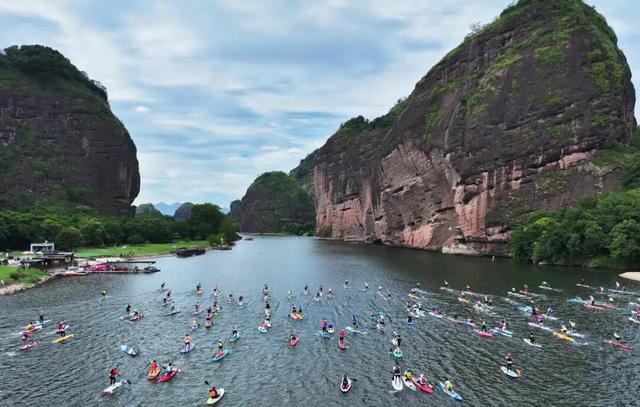 连续6年！龙虎山再度荣获2025年度 “国家5A级旅游景区100强”！