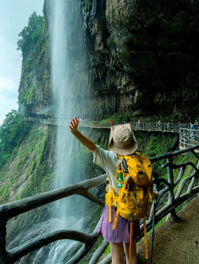 全球出圈‼️双奖加身‼️厉害了瓦屋山！