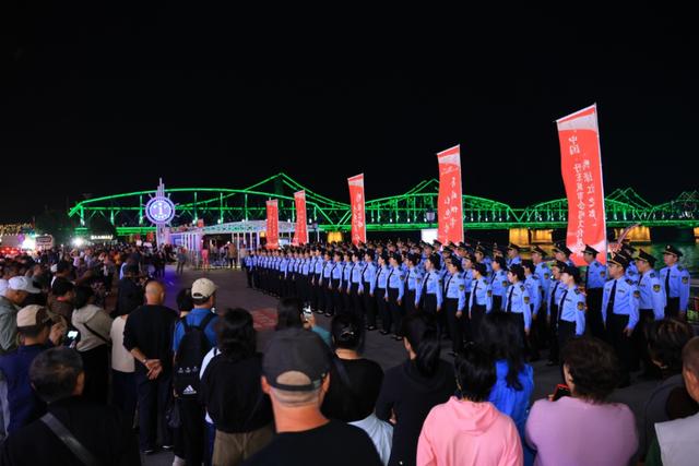 万人合唱！今夜，鸭绿江畔沸腾了！