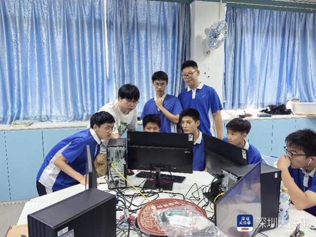 翠园中学科创双项目斩获全国青少年航天创新大赛一等奖