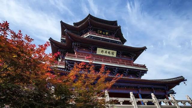 跟着“苏超”去读城｜镇江VS南京：山水诗城与十朝都会的时空对话