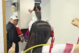 是周星驰cos哪吒，还是哪吒cos了周星驰图片