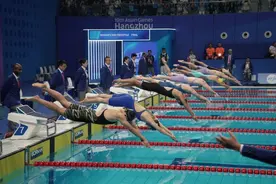 女子50米自由泳决赛 张雨霏打破赛会纪录夺冠图片