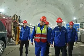 我是工程师：在江底“挖隧道”的人图片