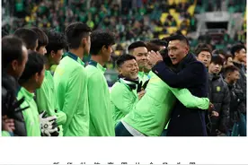 体育头图丨北京国安为于大宝举行退役仪式图片