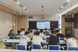 人社政策进校园 宣讲引导促就业 阎良人社局高校毕业生就业创业服务走进西航职院图片