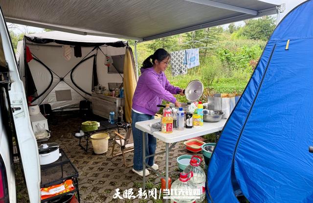 【生态保护】从“石漠坡”到绿满坡！ 草海北坡解锁生态旅游“慢”体验