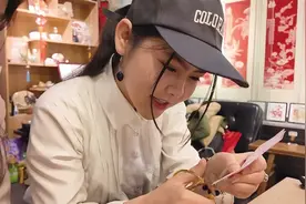 妙剪生花 留学生体验中国非遗剪纸之美图片