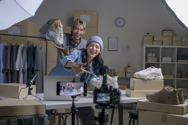 “小钱大花	”的年轻人，开始网购二手车了？