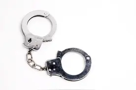 为让儿子上警校，甘肃一家长托人找关系被骗9万元！行骗男子被判4年图片