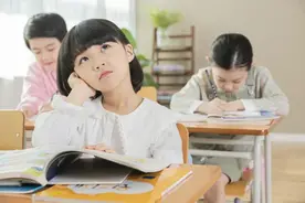 四步帮孩子提升课堂注意力！家长：太需要了……图片