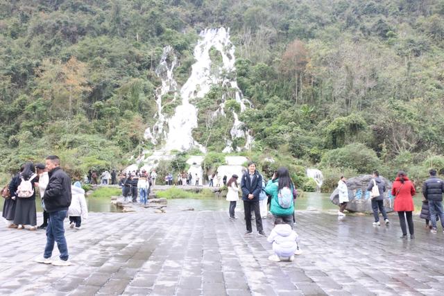 接待游客1.85万人,元旦假期,荔波小七孔喜迎“开门红”!