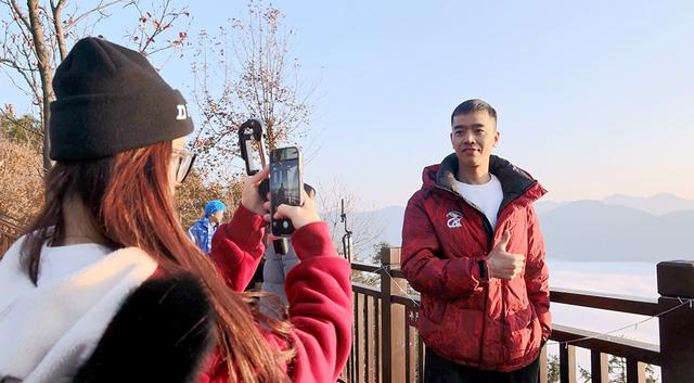 双牌：首批江苏游客抵达云台山 被日出云海震撼