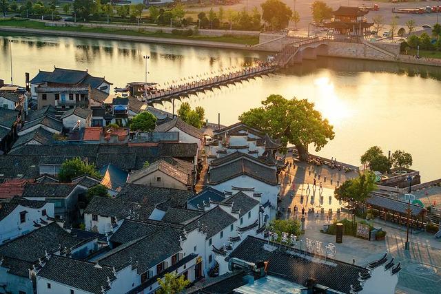 中国最魔幻的城市，“打包”全球