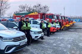 暴雪来袭  河南高速交警提前部署应急联动全力迎战强降雪图片