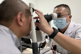 春节护眼指南④｜春节期间在家刷手机、看电视？ 医生提醒：当心引发干眼症图片