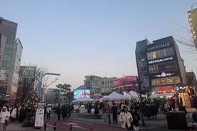韩国首尔出“催婚”政策 结婚就奖100万韩元 能解决结婚率下滑吗？图片