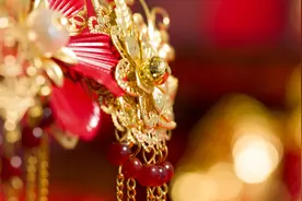 中式婚礼走红，“凤冠霞帔”成为新时尚图片