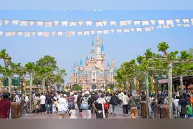 上海迪士尼强化控烟措施：取消24个吸烟区，设置近3000个标识图片