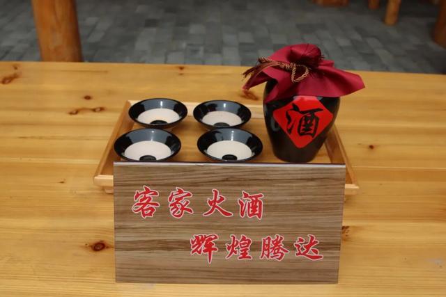 “庆祖国华诞，品烟火乐章”六漫傣哩烧烤音乐节超全活动指南｜9.30 - 10.8，国庆假期精彩不断！