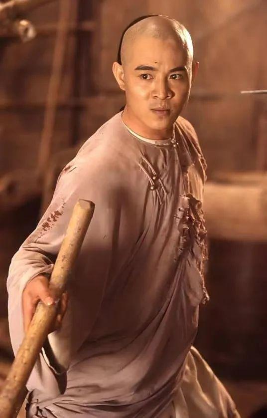 向太谈李连杰状态回春：之前看起来憔悴是因为不修边幅；此前李连杰晒游泳视频辟谣传闻