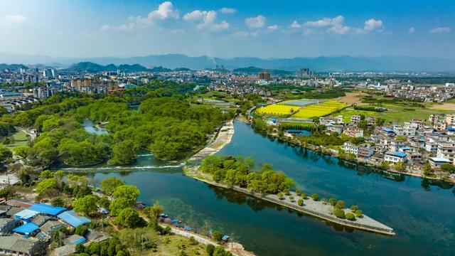 网友:大片、大气!2025桂林艺术节概念宣传片正式上线