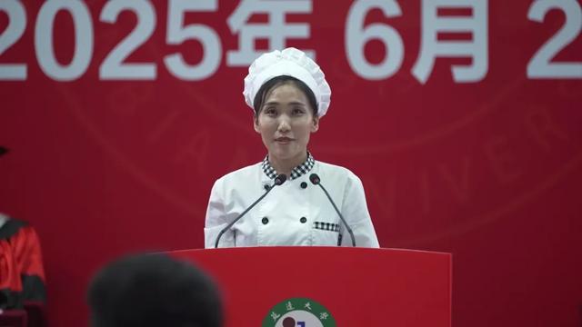 食堂阿姨的“烟火气”发言，比任何鸡汤都珍贵
