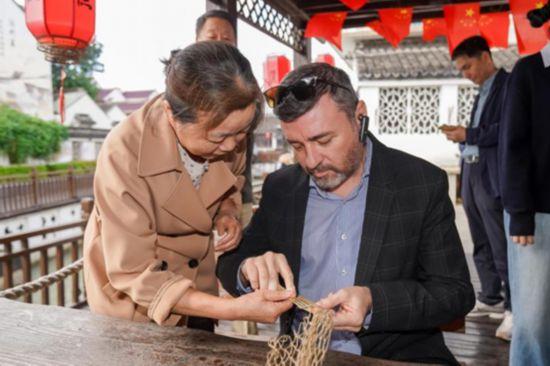 Ta们齐聚金山，共谱合作新篇