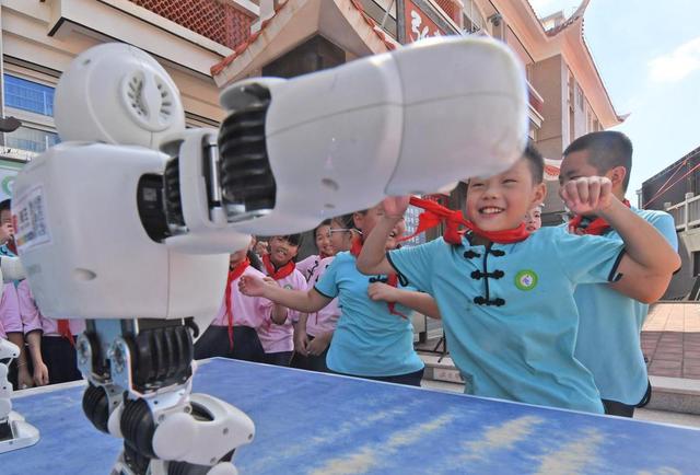 泉港区启动2025年全国科普月暨泉州市“启梦者”基层科普巡展活动