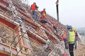 “五一”我在岗图片