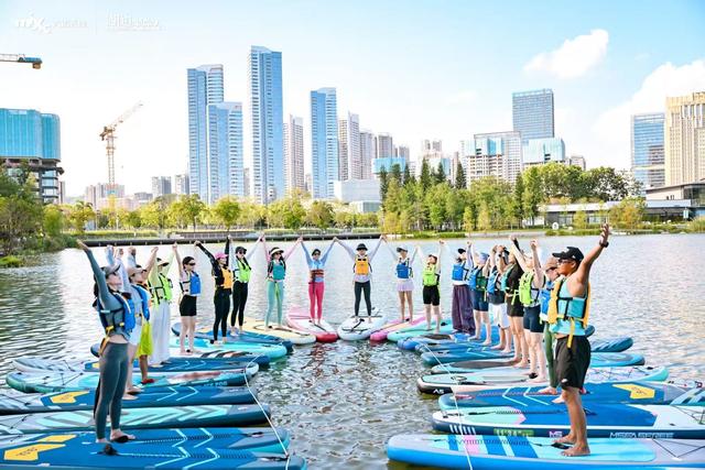 科技范、青和力、演艺热“出圈”，国庆节深圳龙岗文商旅吸金16.6亿元