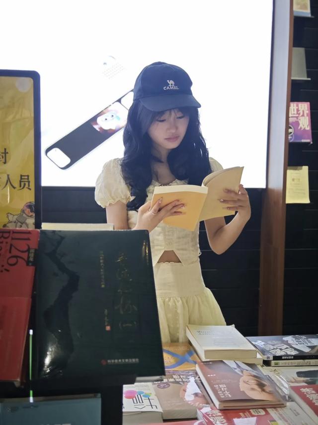 来这里，“阅”来“阅”凉快→