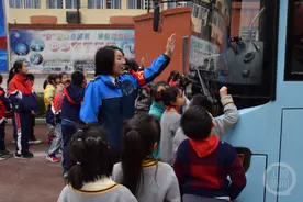 家长和学生必看！公交车周围存在这些视觉盲区图片