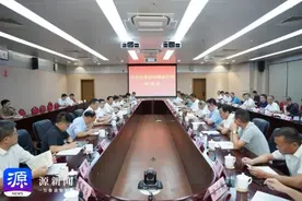 吴舜泽主持召开全市企业持续健康发展座谈会图片