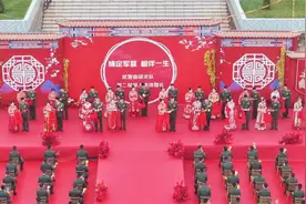 与国同庆 幸福满满！军营集体婚礼浪漫来袭图片